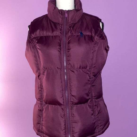 Polo Assn. Wine color puffer vest. New condition. Size large. - Picture 1 of 11